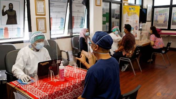 Indonesia đẩy mạnh triển khai tiêm chủng đại trà - Ảnh: Reuters
