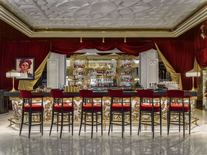 Quầy bar Diva_s Lounge tại KS Capella Hanoi.