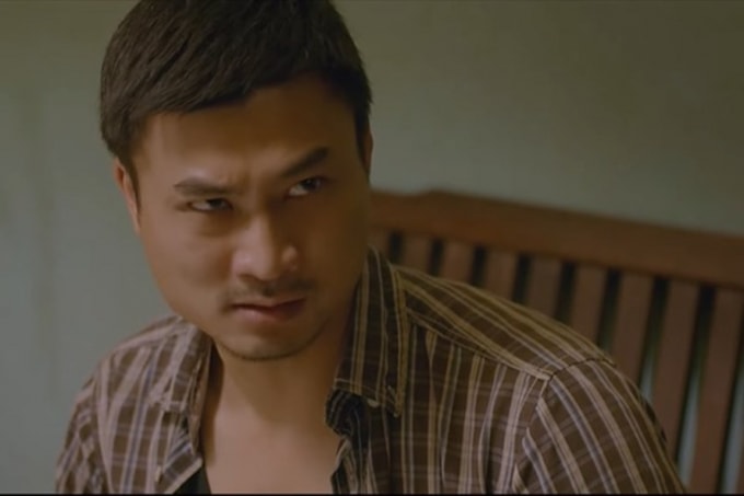 Đồng với khuôn mặt lầm lì và tính cách khó chịu xuất phát từ những tổn thương trong quá khứ.