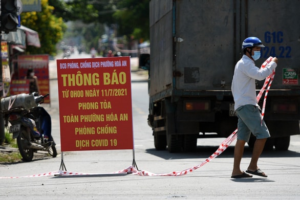 Bà Huỳnh Thu Hà - chủ tịch UBND phường Hóa An đã bị cho thôi chức vì thực hiện công tác phòng chống dịch COVID-19 chưa tốt. (Ảnh minh họa; tuoitre)