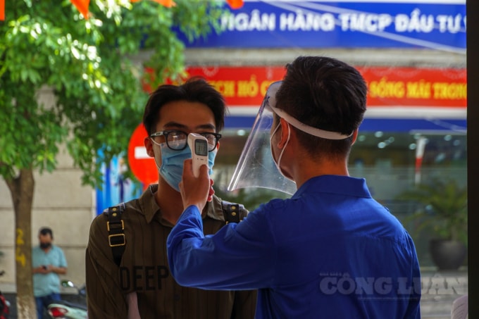 Thông tin từ lãnh đạo UBND quận Hoàn Kiếm cho hay, đây sẽ là đợt tiêm thí điểm để chuẩn bị cho việc tiêm vắc xin diện rộng cho người dân trên địa bàn bắt đầu từ 28/7.