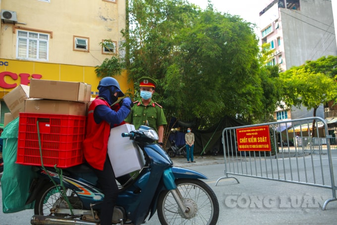 Gần 7 nghìn nhân viên giao hàng, shipper được phép hoạt động trong thời gian Thành phố Hà Nội thực hiện giãn cách xã hội. Ảnh minh họa