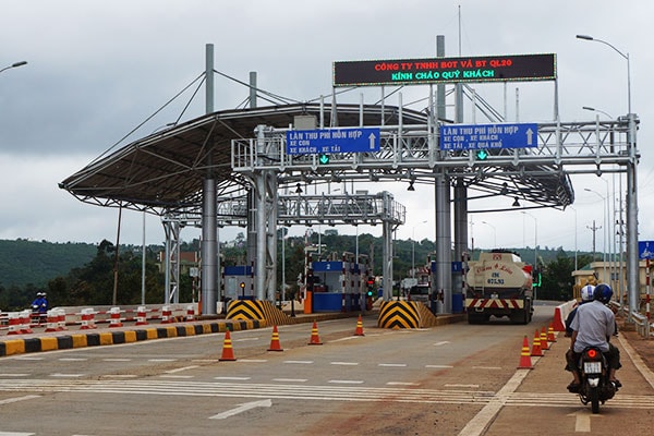 Tạm dừng thu phí dịch vụ sử dụng đường bộ tại các trạm BOT trên địa bàn tỉnh Lâm Đồng nhằm hỗ trợ công tác phòng chống dịch COVID-19. Ảnh minh họa