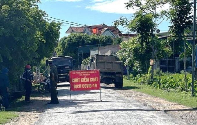 Chốt kiểm soát dịch ở huyện Quỳnh Lưu