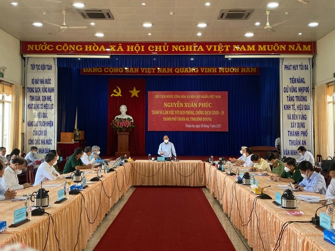 Chủ tịch nước Nguyễn Xuân Phúc làm việc với TP Thuận An, tỉnh Bình Dương.