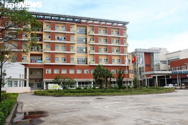 Hình ảnh bệnh viện Đa khoa Trung ương Quảng Nam, nơi phát hiện 1 bác sĩ và 2 điều dưỡng dương tính SARS-CoV-2. Ảnh: vtc.vn