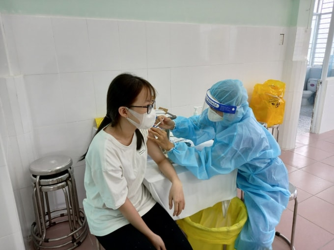 TP. Hồ Chí Minh được ưu tiên phân bổ để tiêm vắc xin COVID-19 cho người dân (ảnh TL).