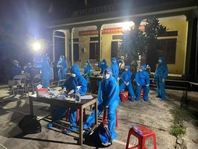 Ngành Y tế đang lấy mẫu và truy vết các ca nhiễ Covid-19 tại huyện Quỳnh Lưu