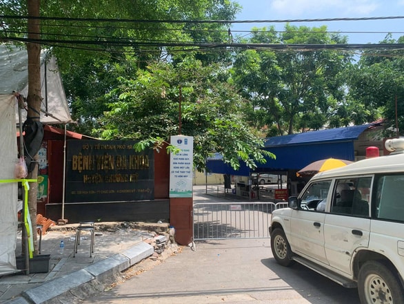 Hà Nội: Tạm phong tỏa Bệnh viện đa khoa H.Chương Mỹ. (Ảnh: thanhnien)