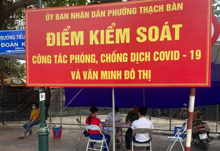 Hình ảnh 1 trong 7 chốt được triển khai trên địa bàn quận Long Biên (Hà Nội). Ảnh: kinhtedothi.vn
