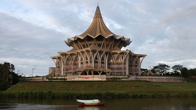 Hội đồng lập pháp bang Sarawak ở Kuching, thủ phủ của Sarawak, Malaysia - Ảnh: AFP / Mohd Rasfan