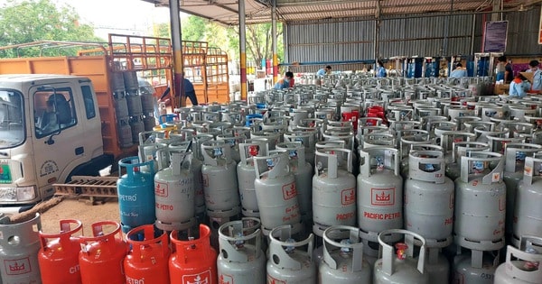 kể từ tháng 6 đến tháng 8, giá nhiên liệu gas đã tăng 4.667 đồng một kg, tương đương mức tăng 56.000 đồng một bình 12kg.