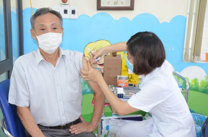 Chủ tịch UBND tỉnh Thanh Hoá giao Sở Y tế sớm tham mưu kế hoạch tổ chức tiêm chủng khi nguồn vắc–xin được phân bổ về tỉnh trong đợt tới