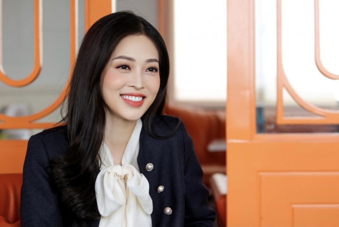 Số lượng công việc giảm nên Phương Nga dành thời gian rảnh để xem phim, đọc truyện, quay vlog.