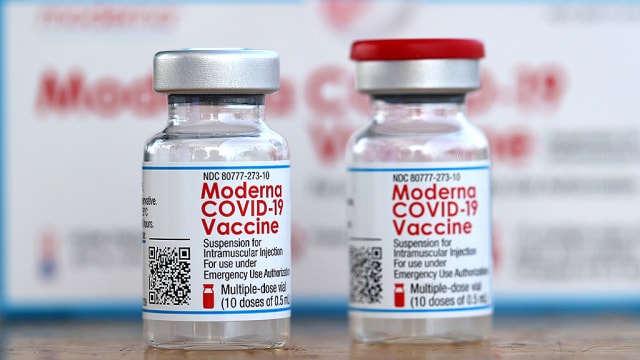 Vắc xin Moderna có hiệu quả 93% từ 4 đến 6 tháng sau liều thứ hai - Ảnh: Reuters