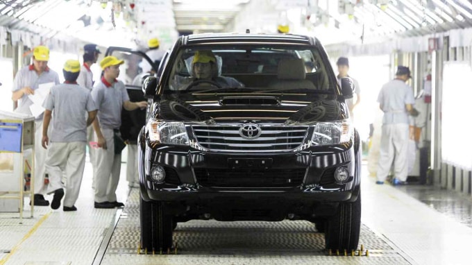Các nhà máy sản xuất của Toyota ở Thái Lan phải tạm dừng do COVID-19 - Ảnh: Reuters