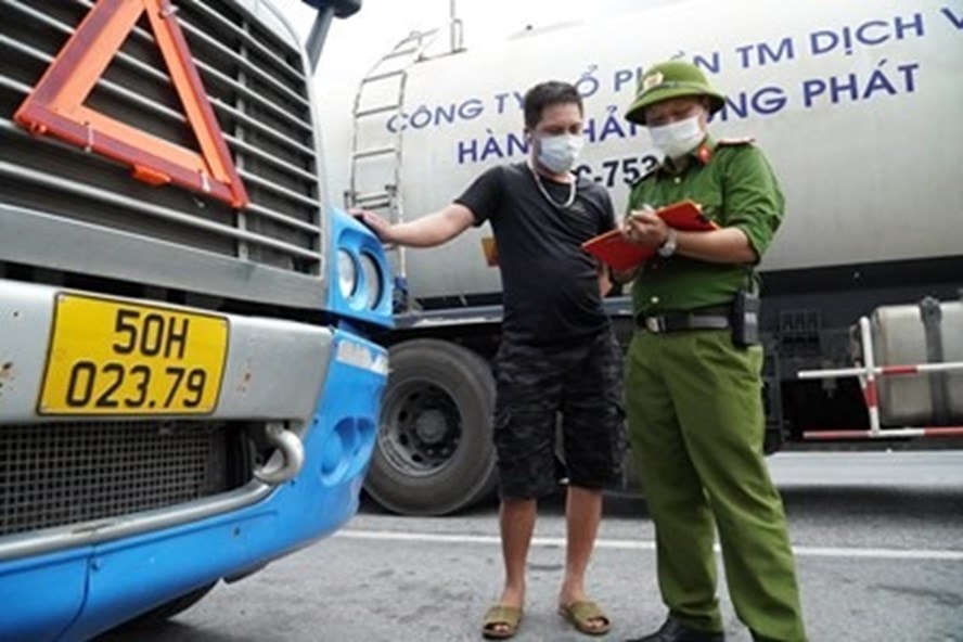 Hải Phòng thành lập tổ kiểm tra, tuần tra phát hiện, xử lý vi phạm trong công tác phòng, chống dịch. Ảnh: laodong.vn