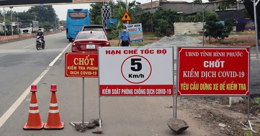 Hình ảnh một chốt kiểm soát phòng, chống Covid-19 của tỉnh Bình Phước. Ảnh: kinhtedothi