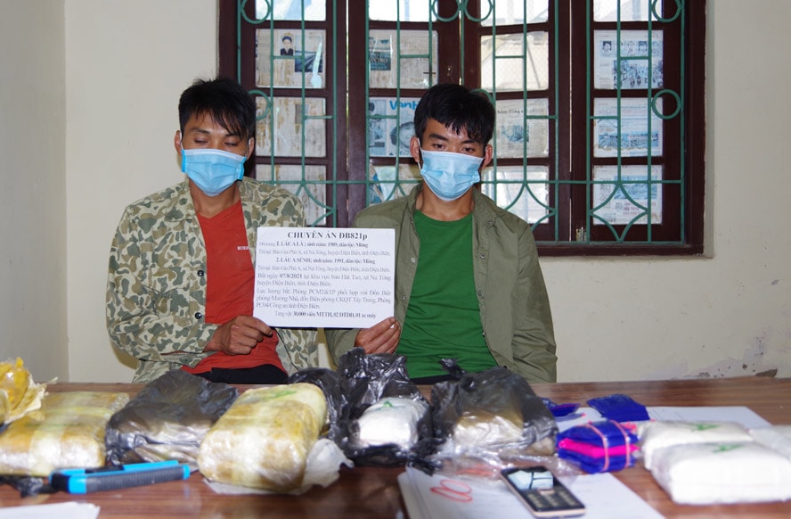 Hình ảnh 2 đối tượng mua bán trái phép 30.000 viên ma túy tổng hợp. Ảnh: hanoimoi.vn