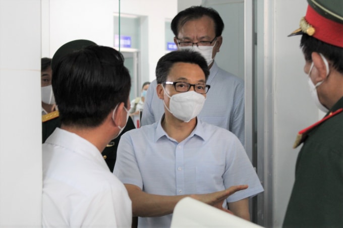 Phó Thủ tướng Vũ Đức Đam đề nghị tỉnh Bạc Liêu tùy tình hình dịch bệnh trên địa bàn, cần chủ động siết chặt để đảm bảo dịch không lây lan cộng đồng.