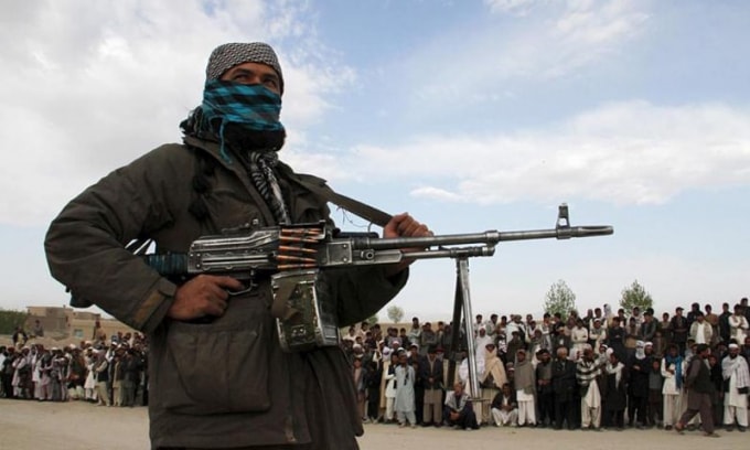Taliban đã chiếm thủ phủ của tỉnh thứ hai và trên đà chiếm giữ nhiều vùng đất của Afghanistan - Ảnh: Reuters