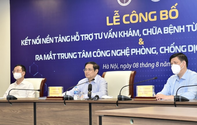 Cùng dự sự kiện với Thủ tướng Phạm Minh Chính có Bộ trưởng Bộ Thông tin và Truyền thông Nguyễn Mạnh Hùng, Bộ trưởng Bộ Y tế Nguyễn Thanh Long.