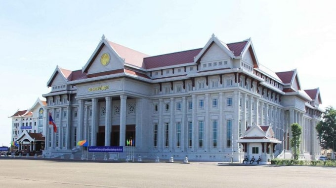 Nhà Quốc hội Lào có tổng trị giá hơn 112 triệu USD,  đây là quà tặng của Đảng, Nhà nước và nhân dân Việt Nam tặng Đảng, Nhà nước và nhân dân Lào.
