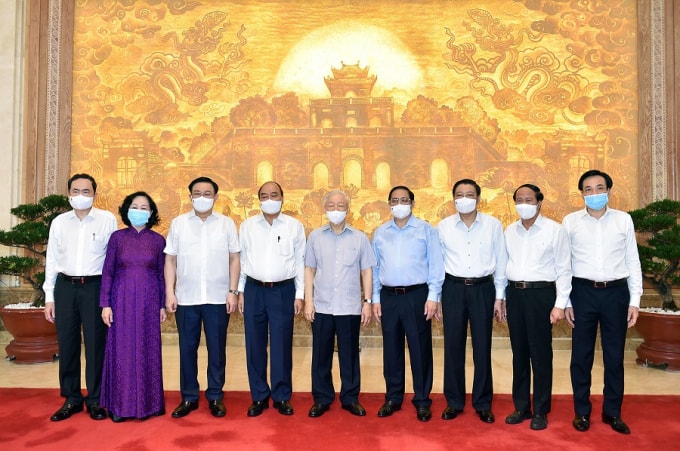 Các đồng chí lãnh đạo Đảng, Nhà nước, Quốc hội, Chính phủ dự phiên họp.