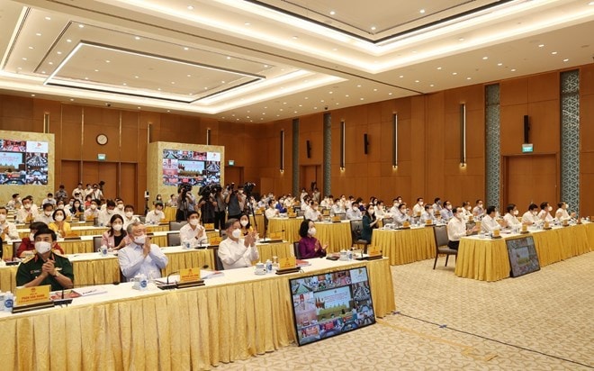 Các đại biểu tham dự phiên họp.