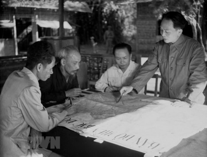 bai 4 dai tuong tong tu lenh va quyet dinh lich su tren chien truong dien bien phu hinh 1