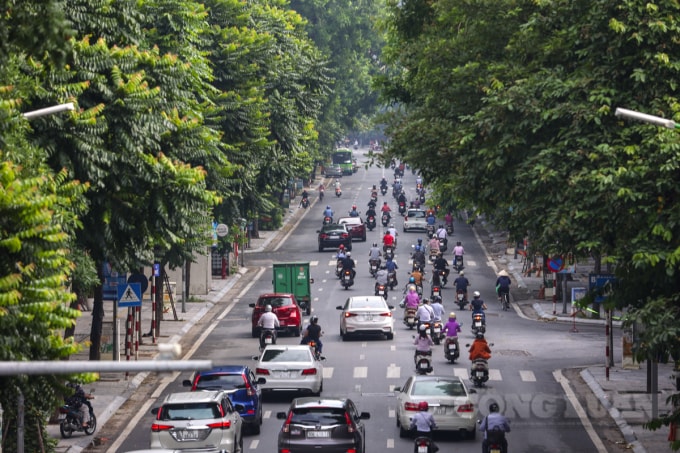 Người dân vẫn ra đường rất nhiều vào thời gian này sẽ khiến việc dập dịch của chính quyền trở nên khó khăn hơn.