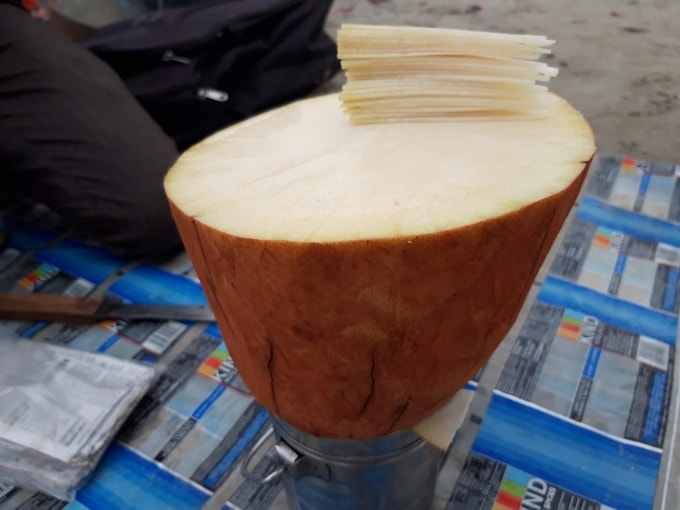 Không có tiết lộ chính xác loại cây hay nguyên liệu nào đã làm ra nó.