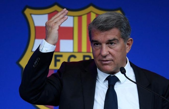 Chủ tịch Joan Laporta thừa nhận tình trạng bất ổn về tài chính của Barcelona. Ảnh: internet