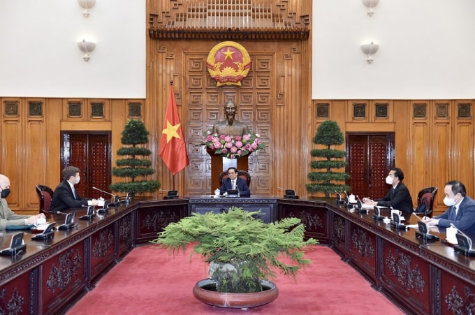 hủ tướng Phạm Minh Chính chân thành cảm ơn Chính phủ Ba Lan đã quyết định tặng cho Việt Nam hơn 501.000 liều vaccine AstraZeneca, sẵn sàng nhượng lại 3 triệu liều vaccine ngừa COVID-19.