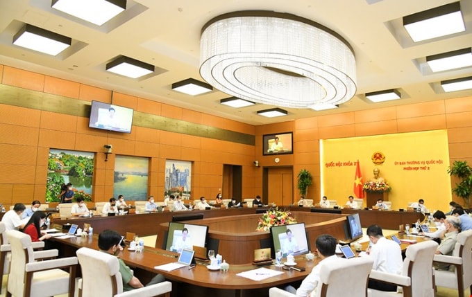 Quang cảnh phiên họp.