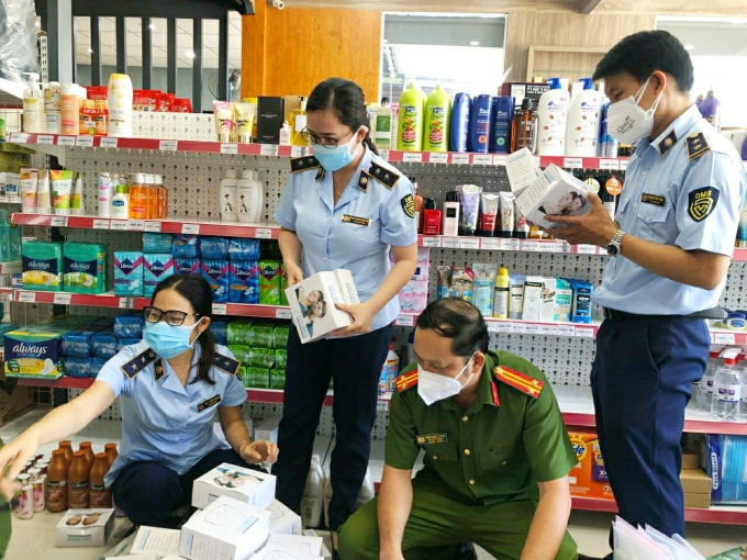 Tại thời điểm kiểm tra chủ cơ sở không xuất trình được hóa đơn, chứng từ chứng minh nguồn gốc hợp pháp của hàng hóa.