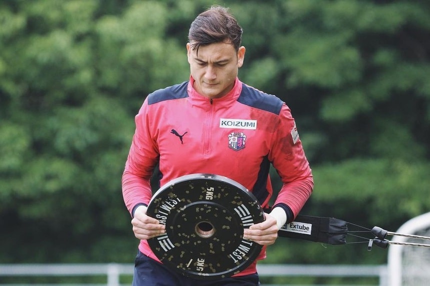 Thủ thành Đặng Văn Lâm được điền tên vào danh sách thi đấu của Cerezo Osaka. Ảnh: Cerezo Osaka