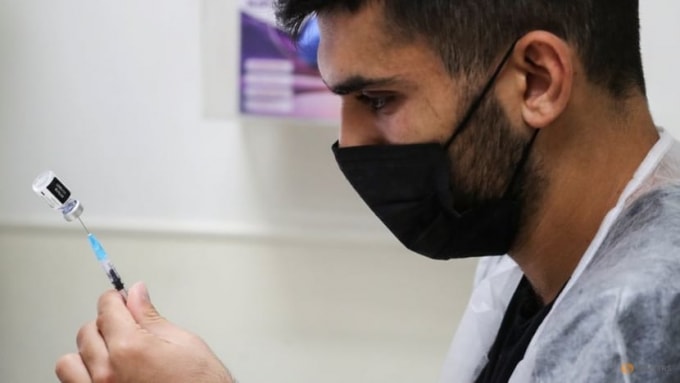 Israel phát hiện mũi tiêm tăng cường của vắc xin COVID-19 của Pfizer có khả năng làm giảm đáng kể nguy cơ lây nhiễm - Ảnh: Reuters