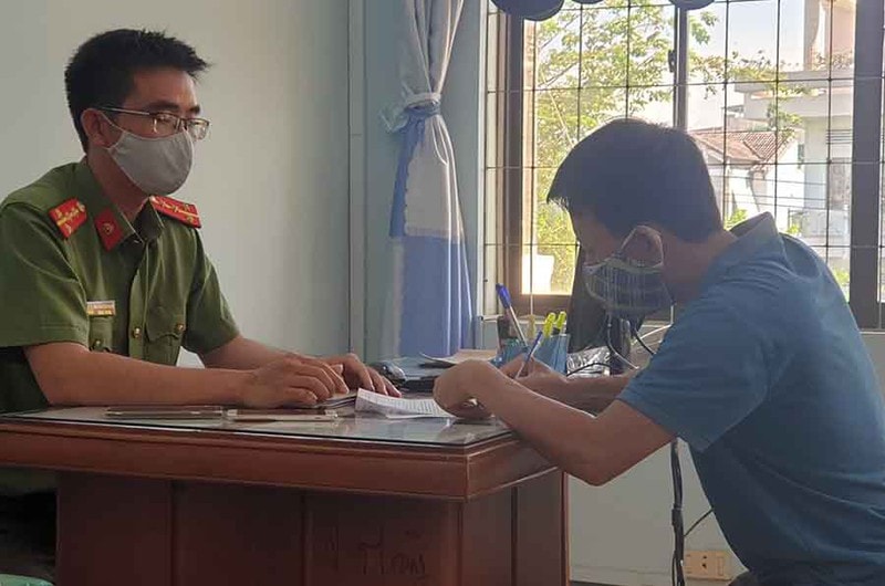 P.T.V đăng trên tài khoản Facebook cá nhân về chỉ thị 16, bị công an mời làm việc. Ảnh: H.B