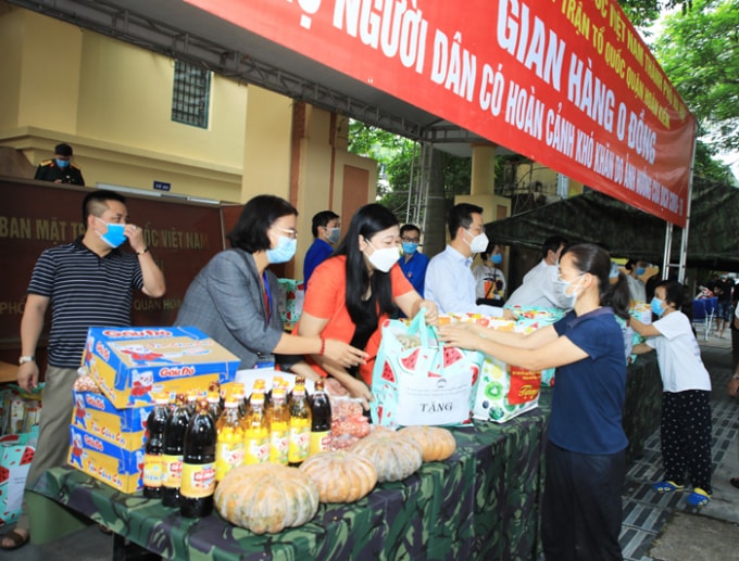 300 hộ khó khăn quận Hoàn Kiếm được hỗ trợ tại