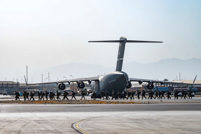 Taliban không đồng ý gia hạn thời hạn rút quân và cảnh báo nguy hiểm nếu Mỹ muốn kéo dài nỗ lực sơ tán sau ngày 31/8 - Ảnh: Reuters