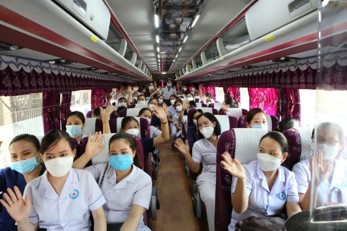 Sau khi ra đến TP Vinh, đoàn sẽ bắt tay ngay vào việc lấy mẫu xét nghiệm theo sự phân công của ngành y tế Nghệ An.