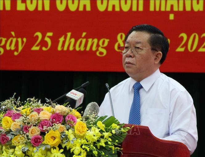 Bí thư Trung ương Đảng, Trưởng ban Tuyên giáo Trung ương Nguyễn Trọng Nghĩa phát biểu tại Hội thảo. Ảnh: TTXVN