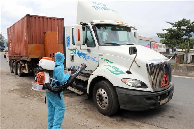Lái xe chở hàng hóa phải đi đúng hành trình đã kê khai và được xác định trong phương án tổ chức vận tải của đơn vị kinh doanh. Ảnh minh họa