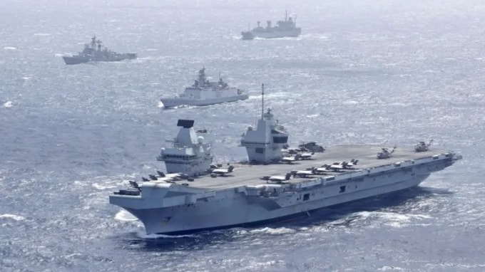 HMS Queen Elizabeth là một trong những hàng không mẫu hạm tiên tiến nhất của Vương quốc Anh. Ảnh: Kyodo
