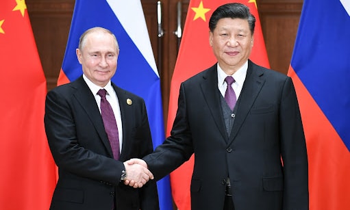 Chủ tịch Tập Cận Bình (phải) và Tổng thống Vladimir Putin tại Bắc Kinh, Trung Quốc tháng 4/2019 - Ảnh: Xinhua.