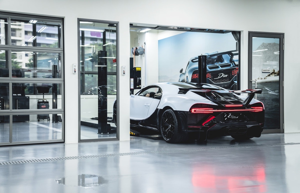 Bugatti cũng chính thức giới thiệu mẫu Chiron Pur Sport đến với các khách hàng Singapore. Ảnh: Bugatti