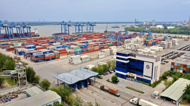 Tân Cảng Hiệp Phước tạm ngừng dịch vụ đóng rút gạo, xuất khẩu gạo tiếp tục gặp khó.