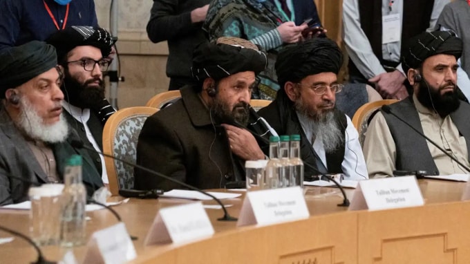 Các thủ lĩnh Taliban tại hội nghị hòa bình Afghanistan ở Moscow vào tháng 3. © Reuters