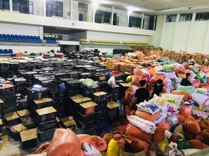 bac kan hon 350 tan hang chuan bi len duong ho tro nhan dan cac tinh mien nam hinh 1